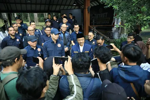 Gus Ipul Ajak Karang Taruna Perkuat Misi Pengentasan Kemiskinan dan Pendampingan Kelompok Rentan
