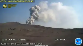 Anak Krakatau Erupsi Menerus, Jauhi Radius 3 Kilometer
