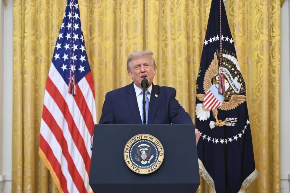 Trump Peringatkan Cina dan Rusia untuk Tidak Ikut Campur Konflik AS dengan Iran