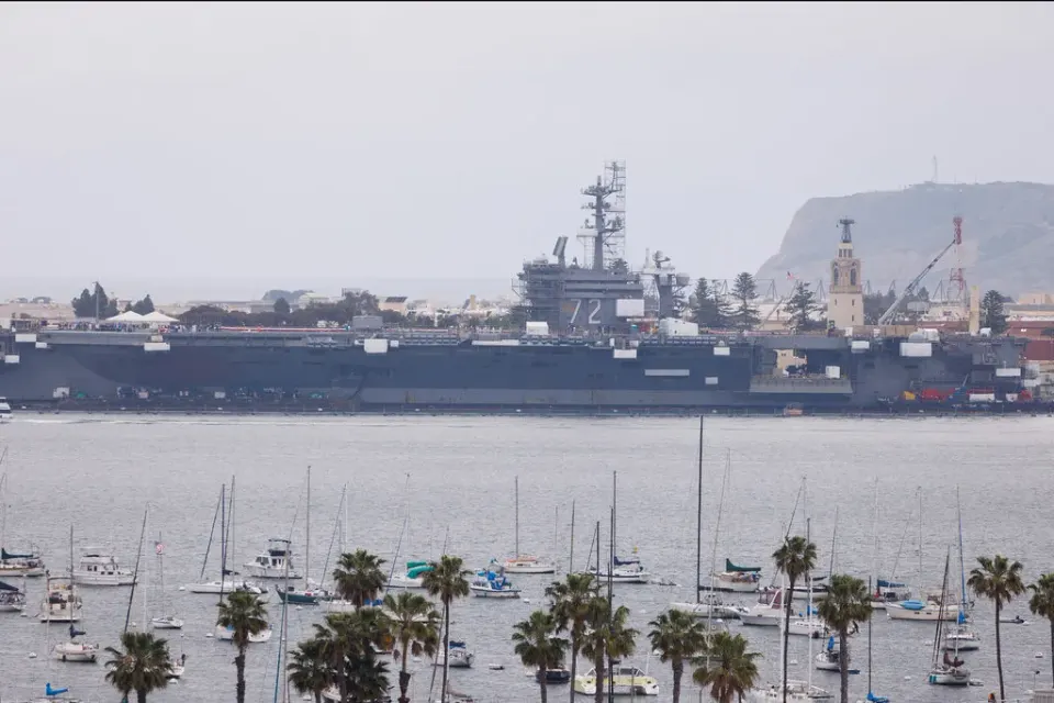 Penyebab dan Kronologi Bentrokan di Kapal Induk USS Abraham Lincoln