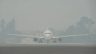 Asap Karhutla Ganggu Penerbangan, Pesawat Bisa Putar Balik-Cari Bandara Lain