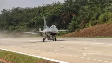 Jalan Tol Indonesia Dirancang untuk Pendaratan Jet Tempur Saat Darurat