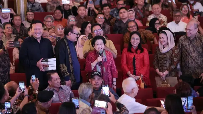 Megawati Soekarnoputri Hadiri Peluncuran Buku Autobiografi Erros Djarot di Jakarta