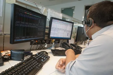 IHSG Dibuka di Zona Hijau Mengawali Pekan Ini, Naik 0,45 Persen