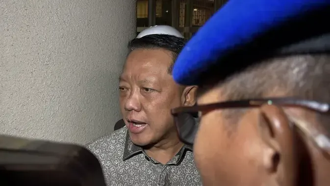 Mantan Jampidsus Febrie Adriansyah Ditahan Usai Diperiksa di Kejaksaan Agung