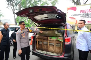 Polda Jambi Sita 22.800 Liter Minyak Ilegal, 8 Tersangka Ditangkap