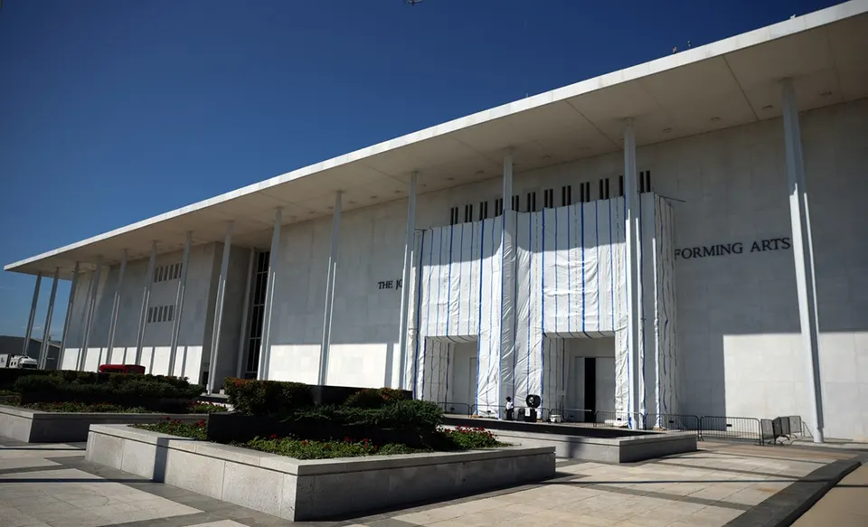 Terancam Bangkrut dan Tutup, Kennedy Center Diusulkan Sematkan Nama Donald Trump