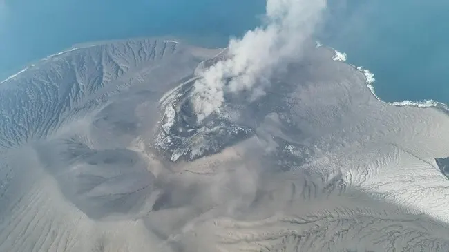 BMKG Buka Suara soal Peluang Abu Vulkanik Anak Krakatau ke DIY-Jateng