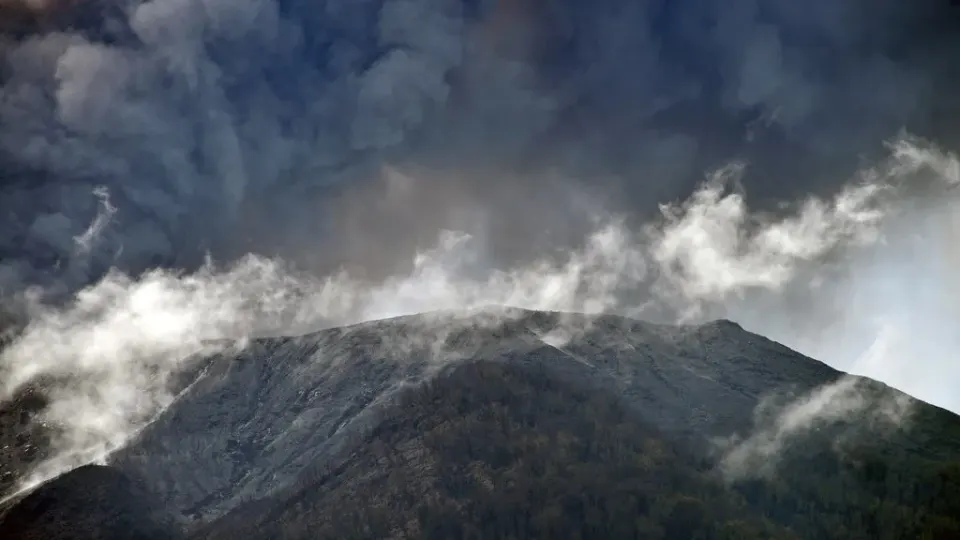 Proses dan Penyebab Terjadinya Letusan Gunung Berapi